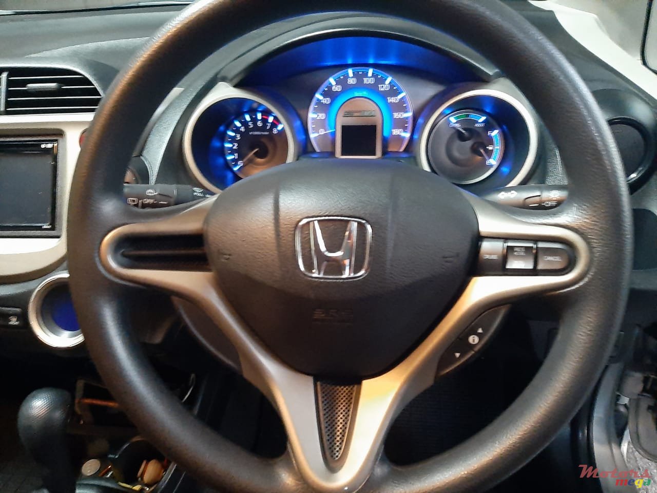 2013' Honda Fit Hybrid photo #4