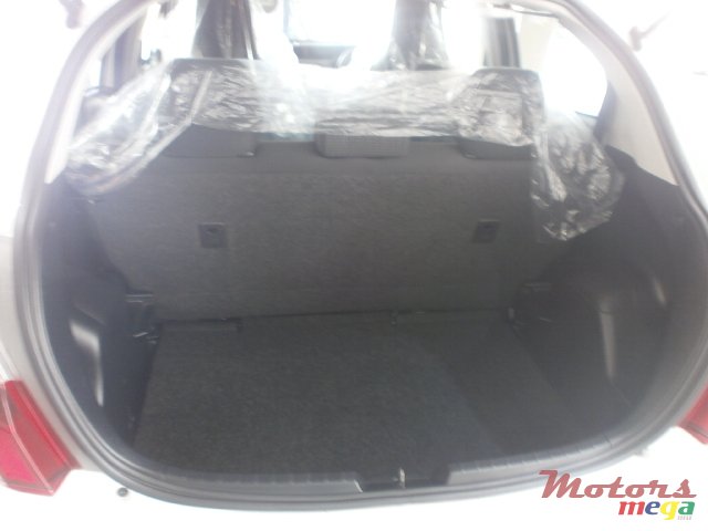 2014' Toyota Vitz Vitz photo #2