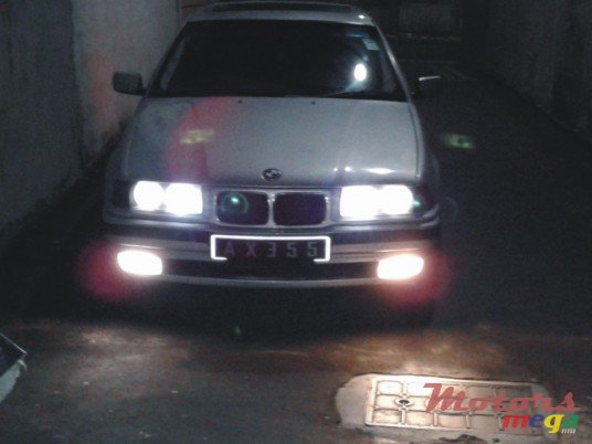 1992' BMW 318 photo #7