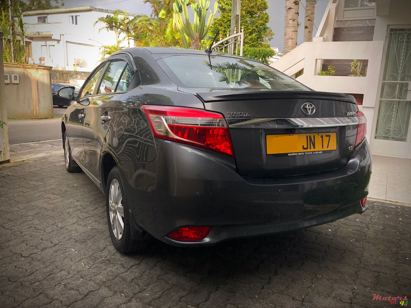 2017' Toyota Yaris SE limited photo #3