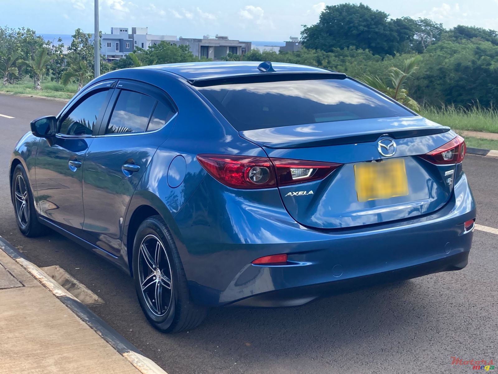 2017' Mazda Axela photo #2