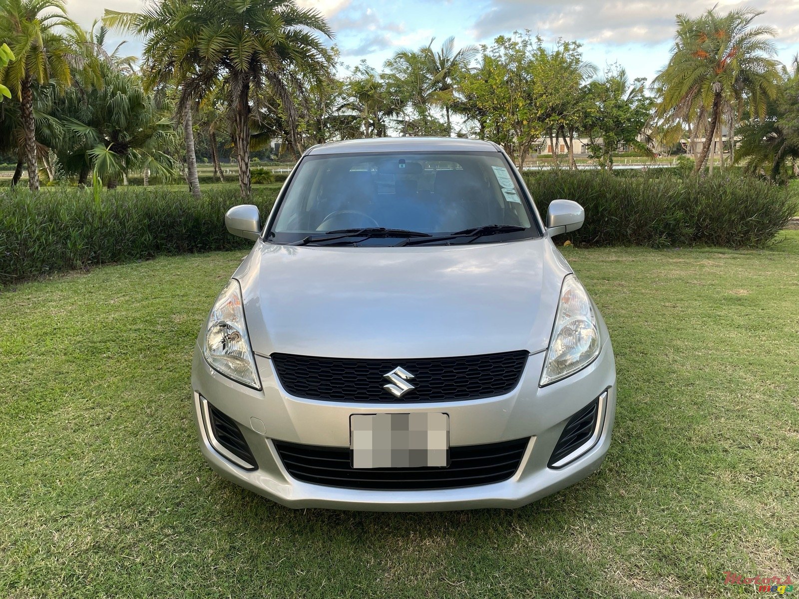 2014' Suzuki Swift photo #3