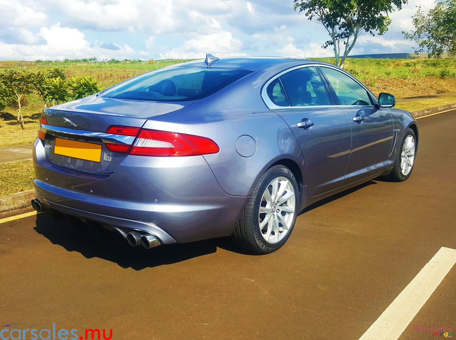 2013' Jaguar XF photo #4