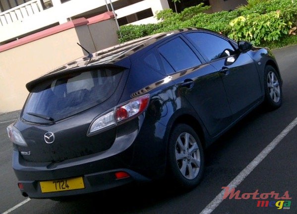 2011' Mazda 3 photo #1