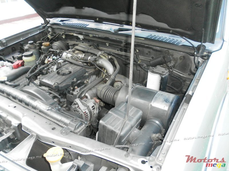 2004' Nissan Hardbody 4x2 photo #3