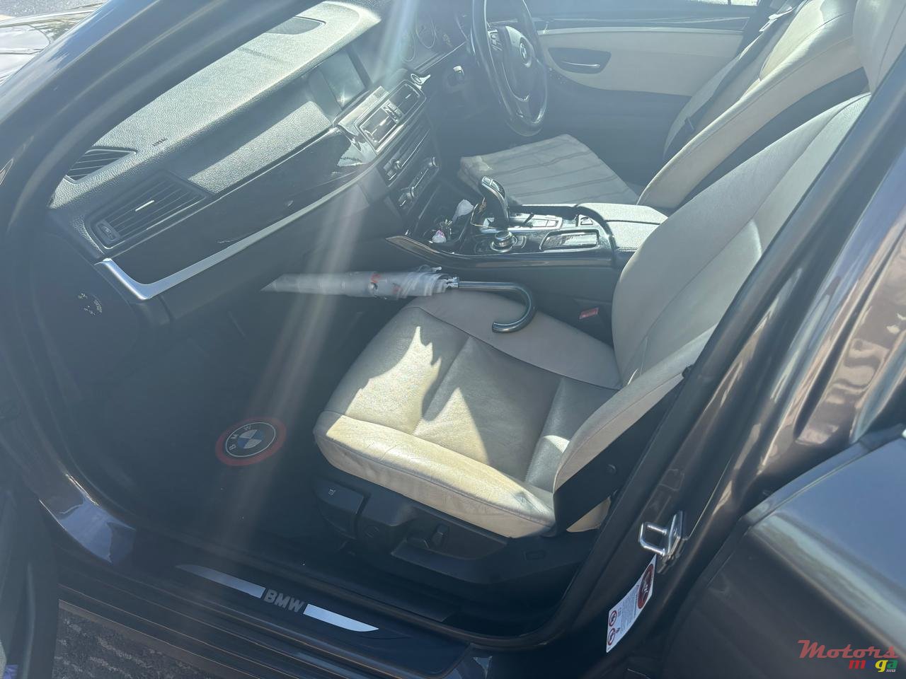 2011' BMW 523 photo #6