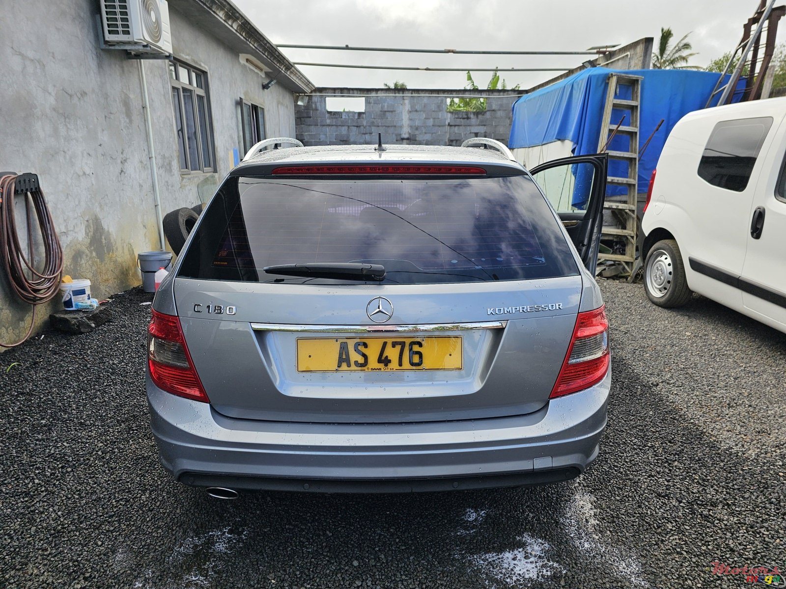 2009' Mercedes-Benz C-Class W204 photo #5