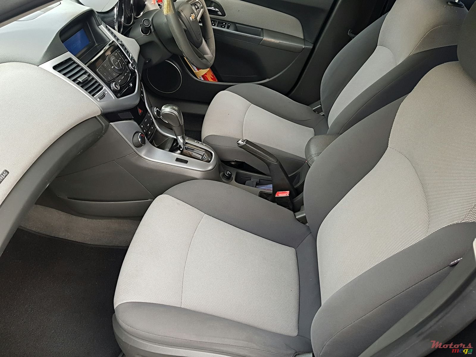 2010' Chevrolet Cruze automatic photo #3