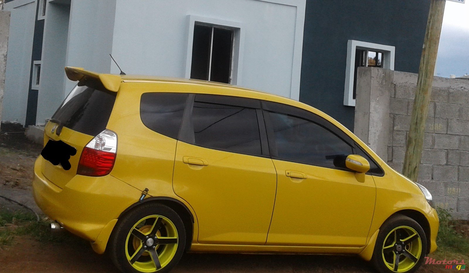 2004' Honda Fit photo #1