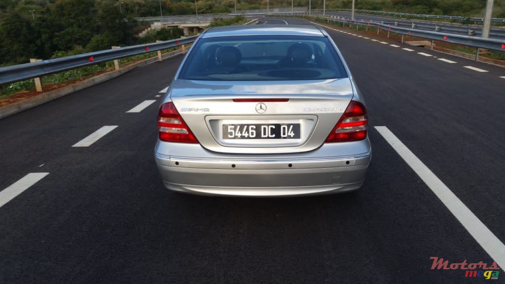 2004' Mercedes-Benz C-Class photo #3