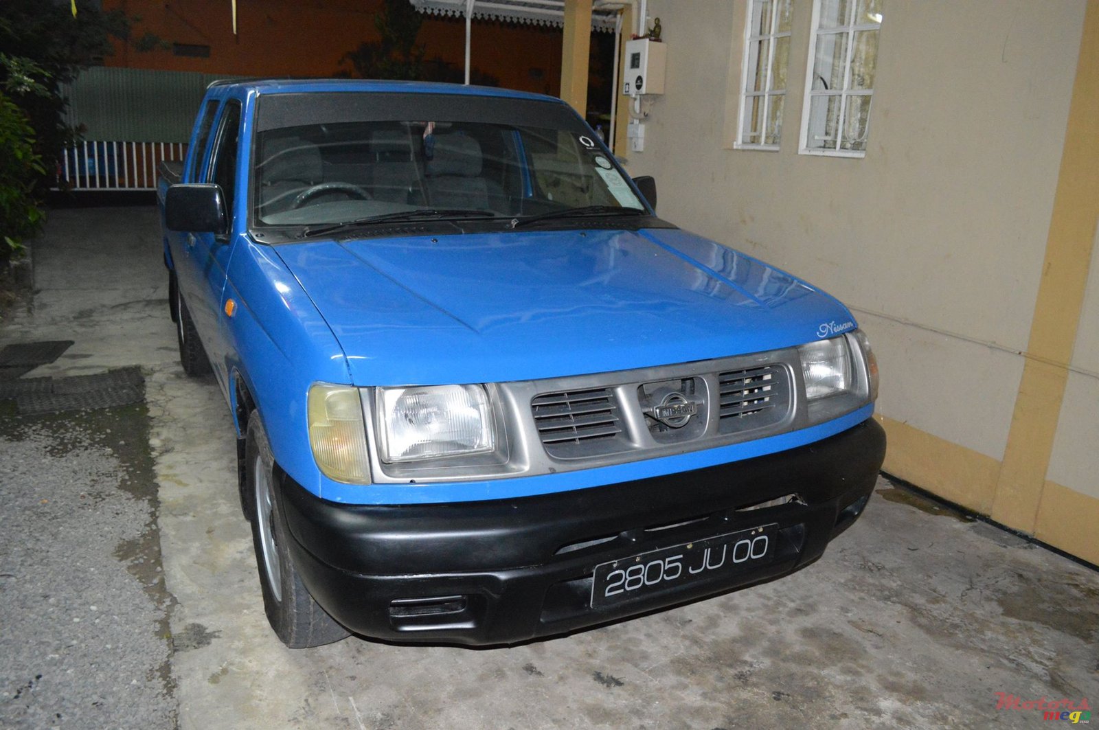 2000' Nissan Hardbody photo #1