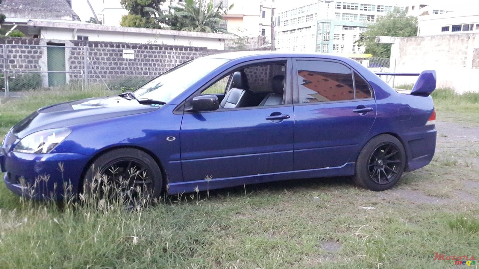 2005' Mitsubishi Lancer photo #4