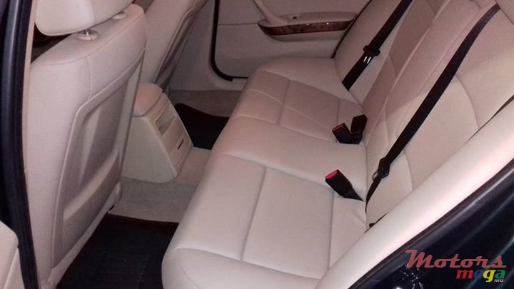 2007' BMW 3 Series photo #4