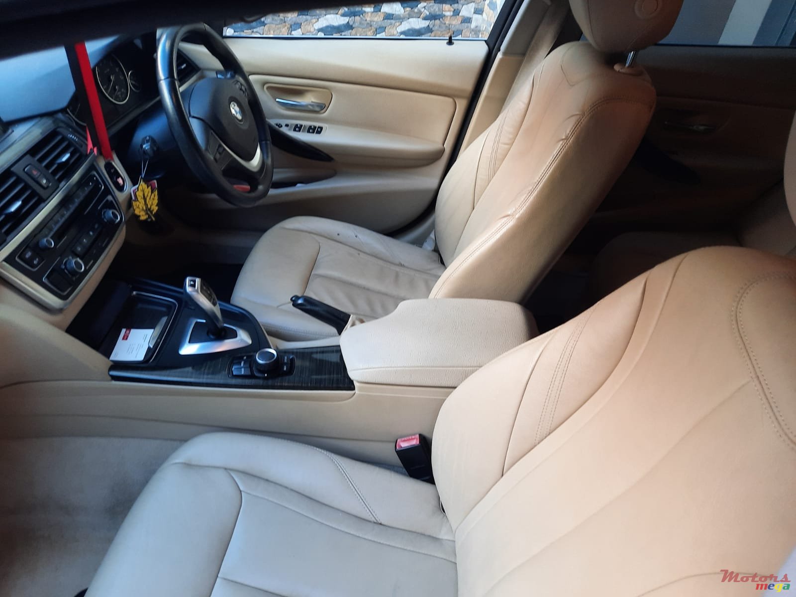 2013' BMW 316 photo #6