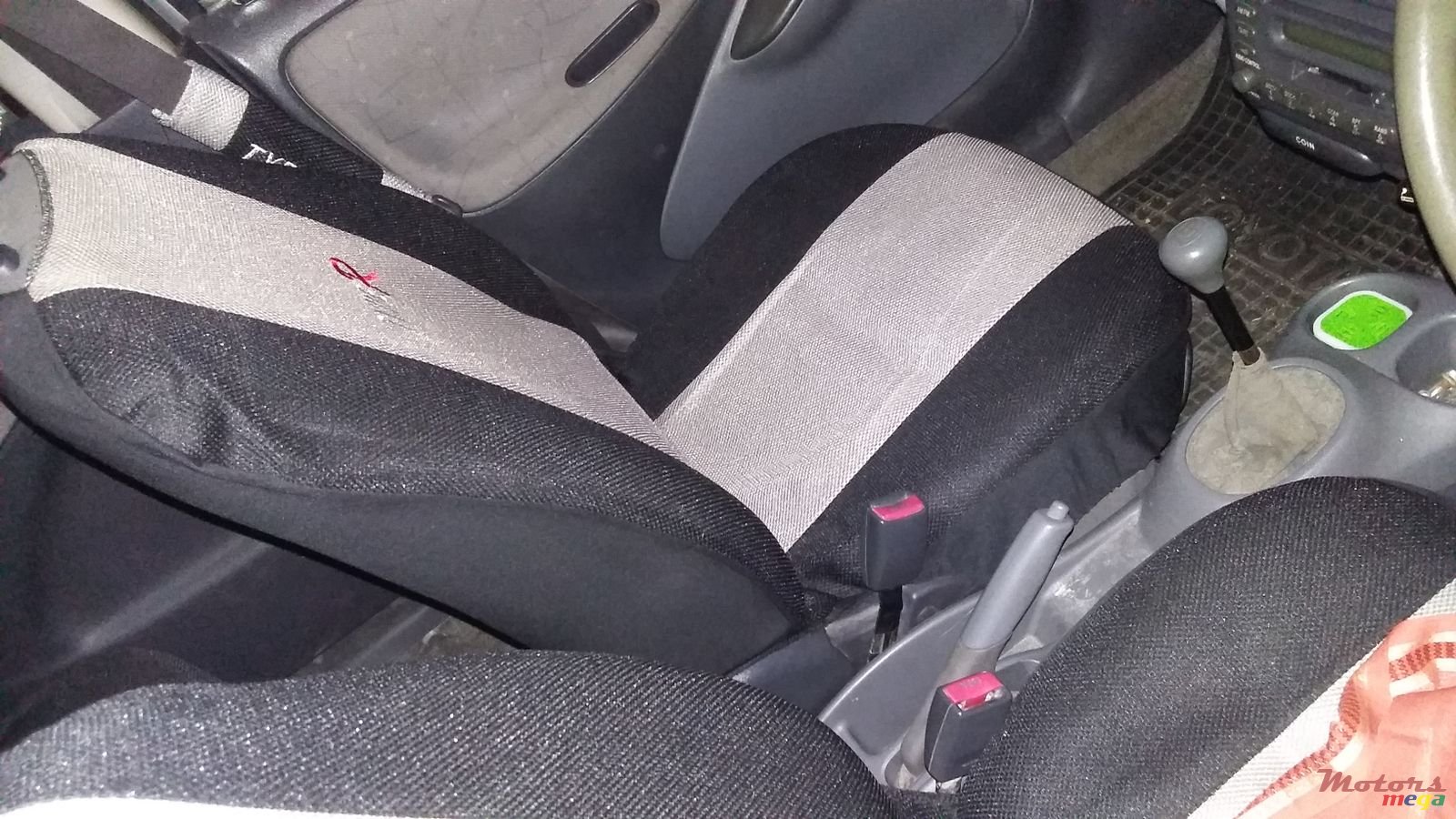 1999' Toyota Vitz photo #3