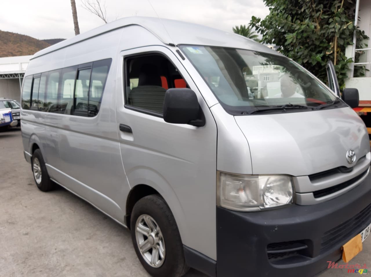 2009' Toyota HiAce Hiace High roof 16 seater photo #4