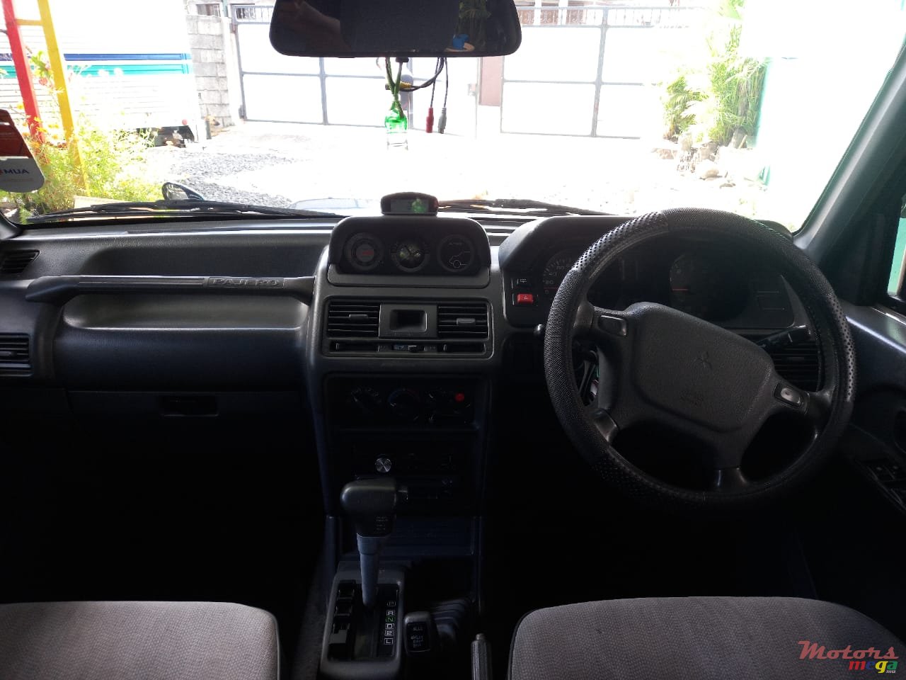 1996' Mitsubishi Pajero photo #6