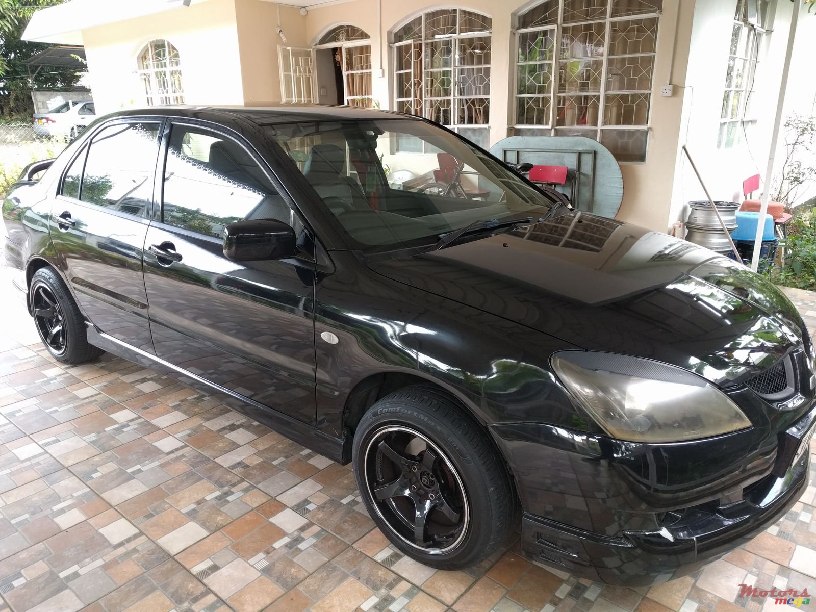 2005' Mitsubishi Lancer photo #5