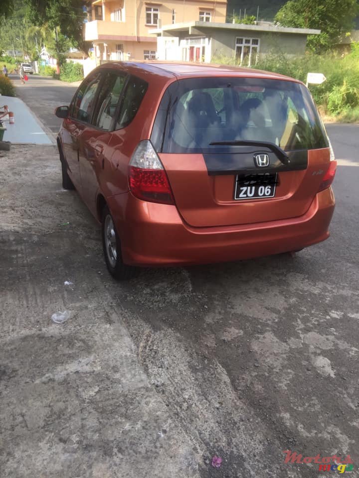 2006' Honda Fit photo #1