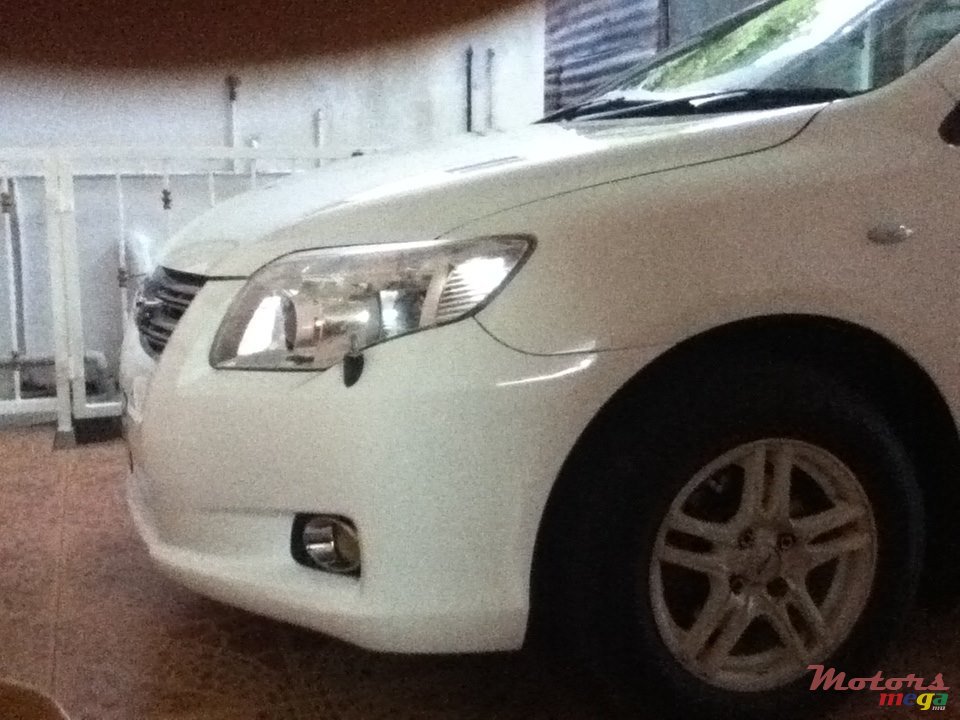 2008' Toyota Axio photo #2