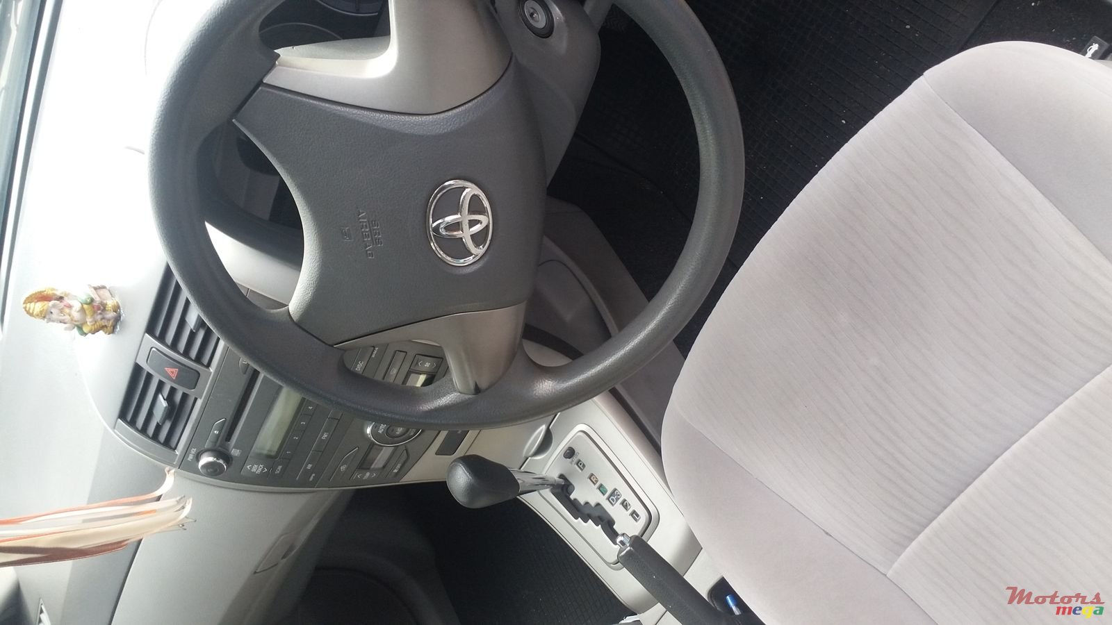 2009' Toyota Corolla photo #4