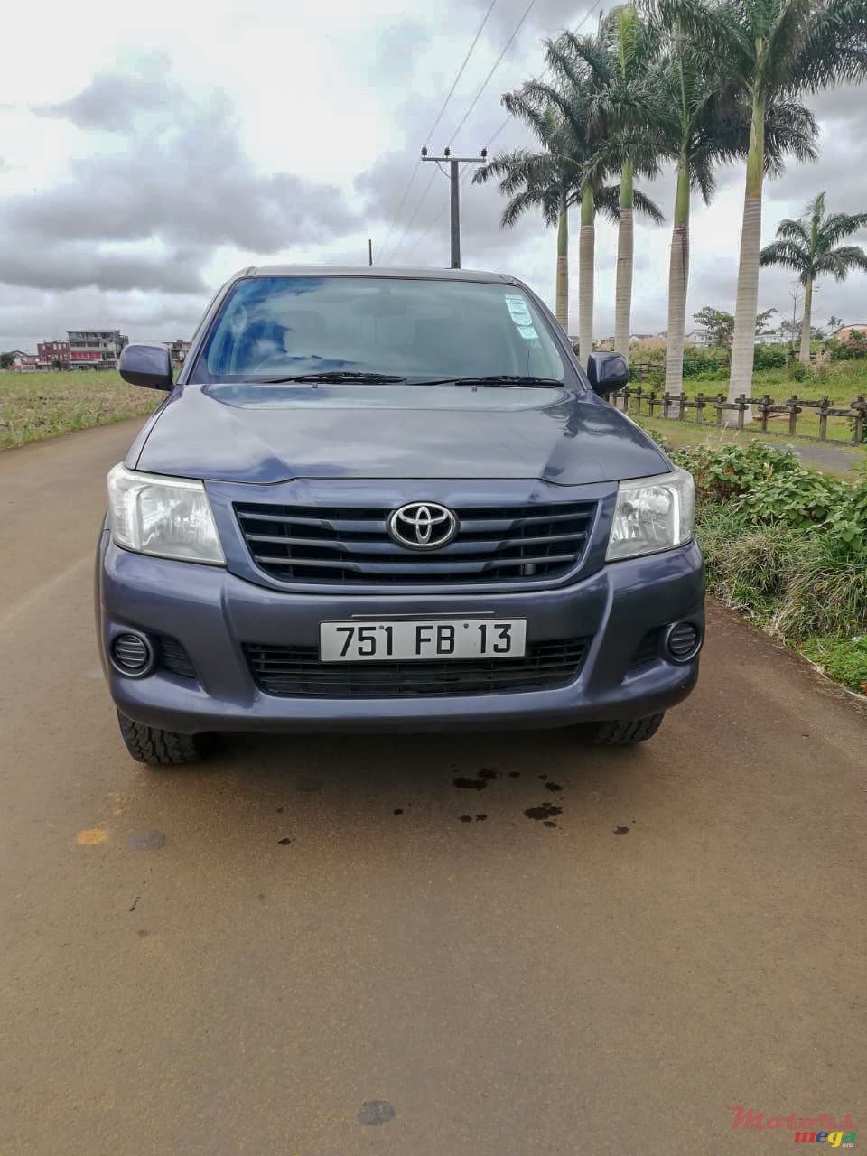 2013' Toyota Hilux 2.5 turbo photo #2