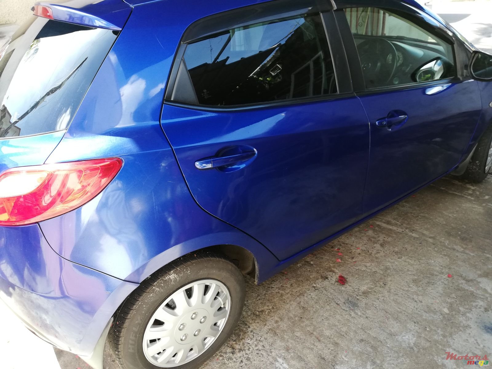 2007' Mazda Demio Hatchback photo #6