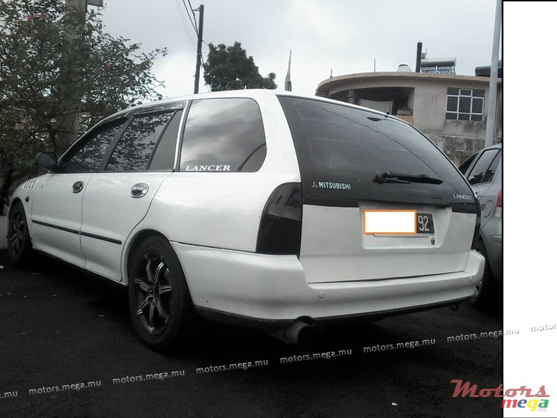 1992' Mitsubishi Lancer photo #1