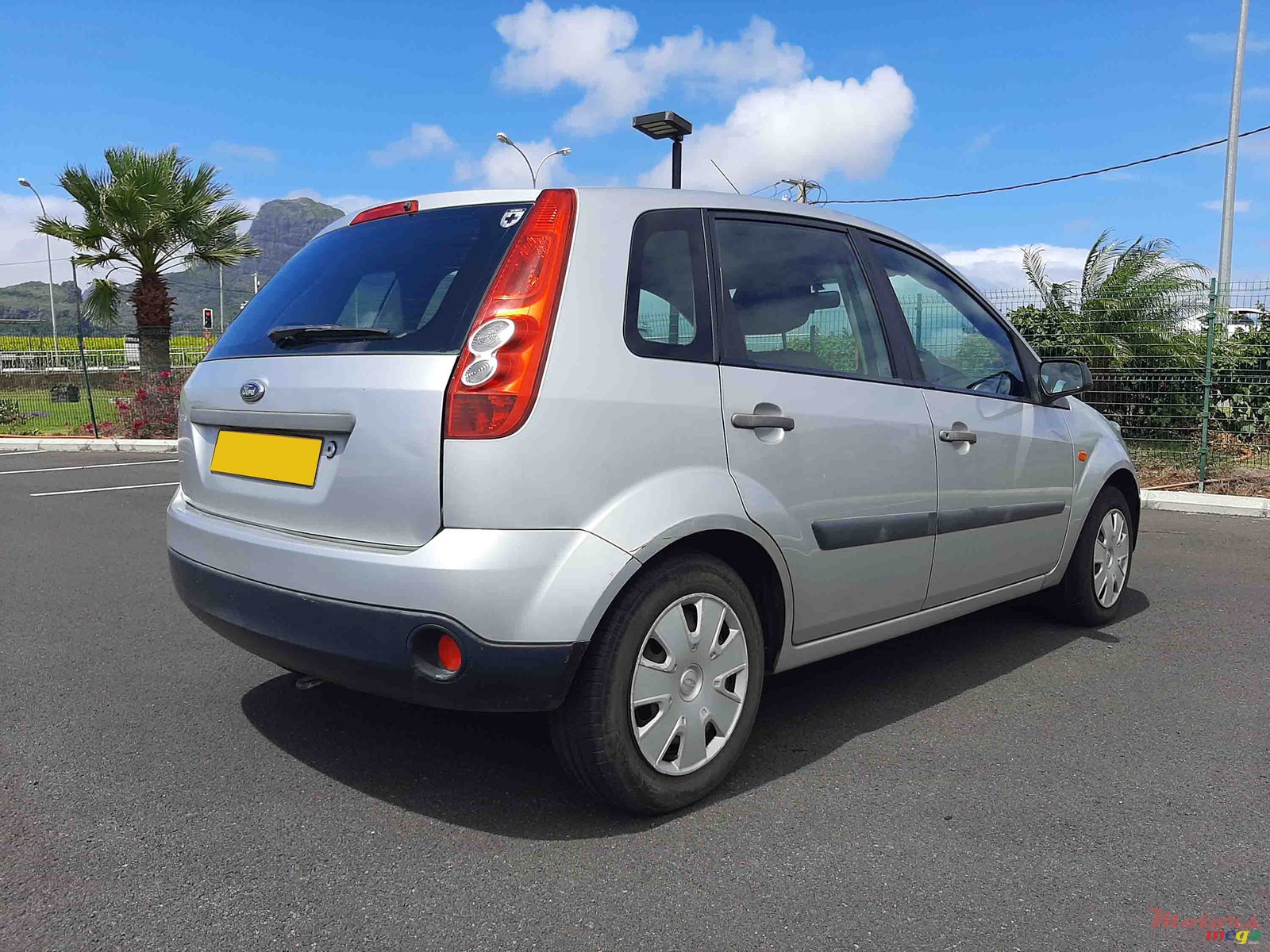 2006' Ford Fiesta photo #2