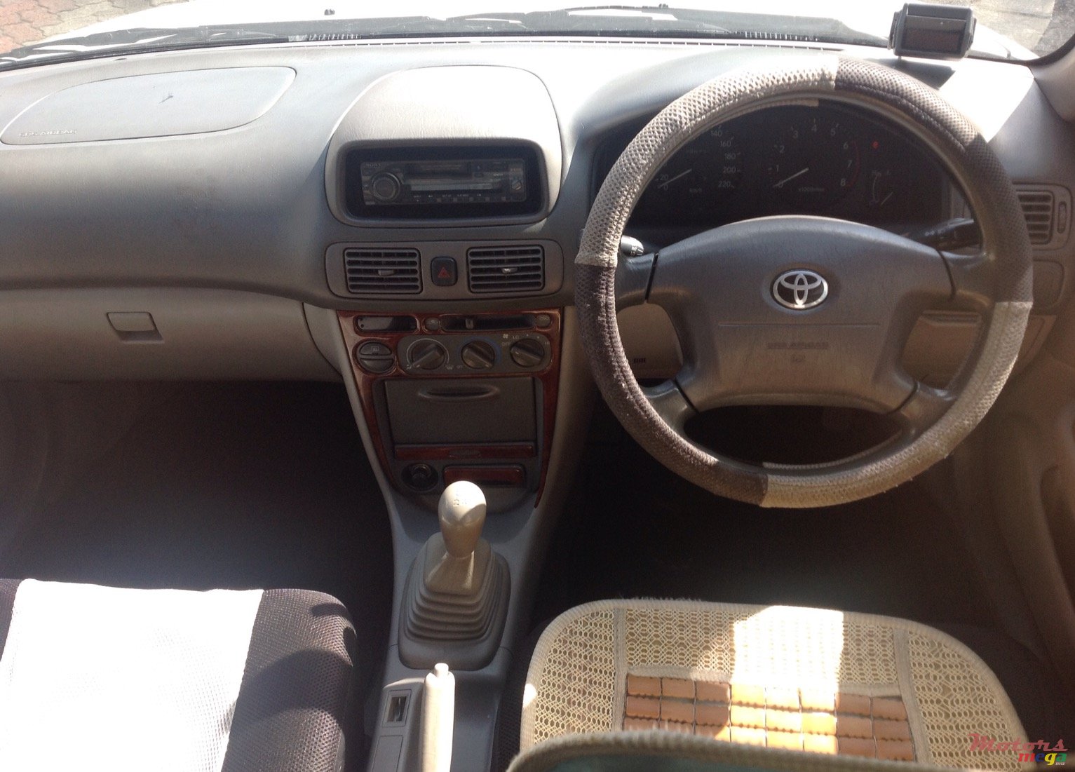 2000' Toyota Corolla photo #2