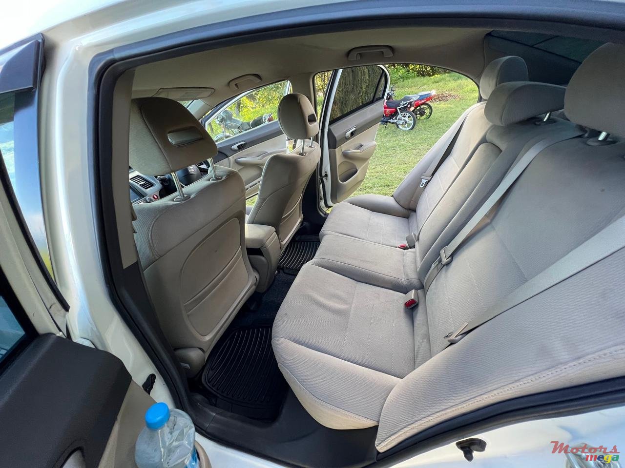 2011' Honda Civic photo #3