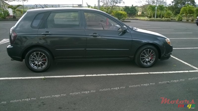 2005' Kia Cerato photo #2