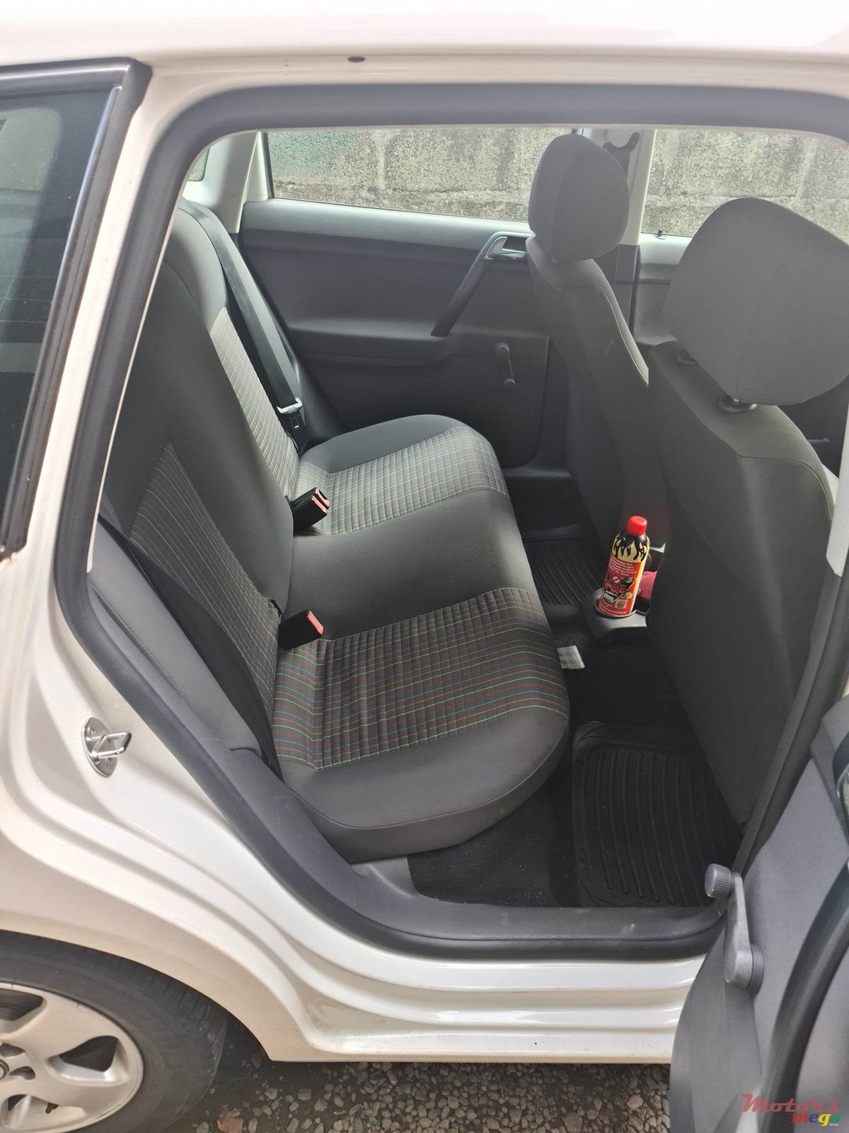 2010' Volkswagen Polo photo #7