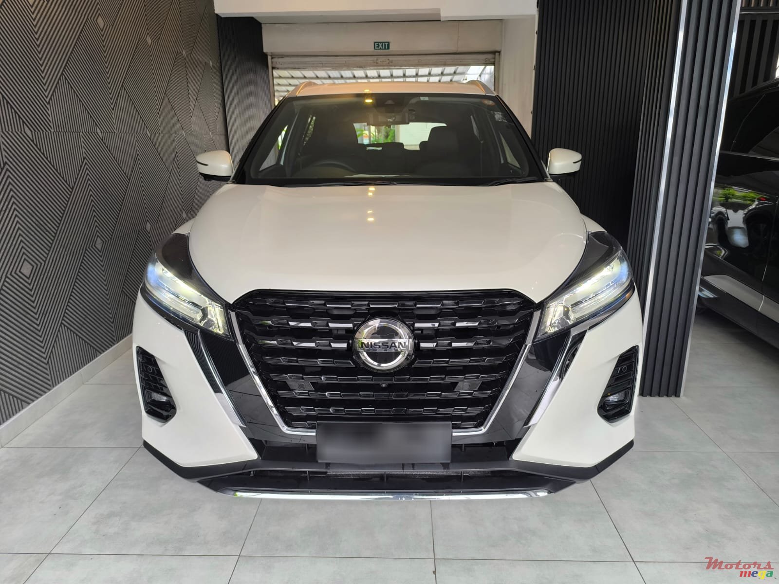 2023' Nissan photo #2