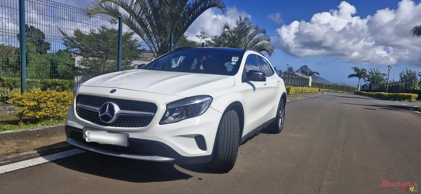 2016' Mercedes-Benz GLA 200 photo #2