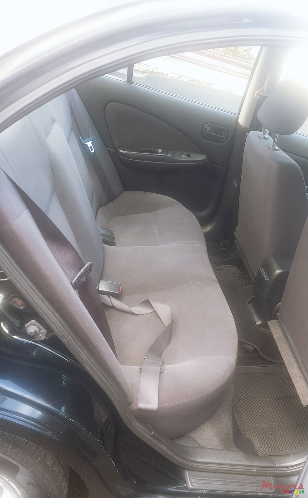 2011' Nissan Sunny photo #5