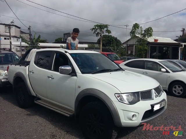 2012' Mitsubishi L 200 Sportero photo #6