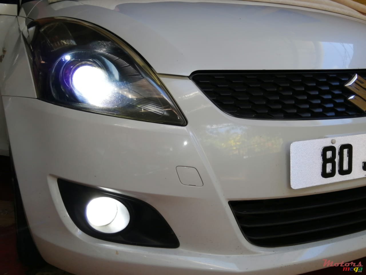 2012' Suzuki Swift photo #5