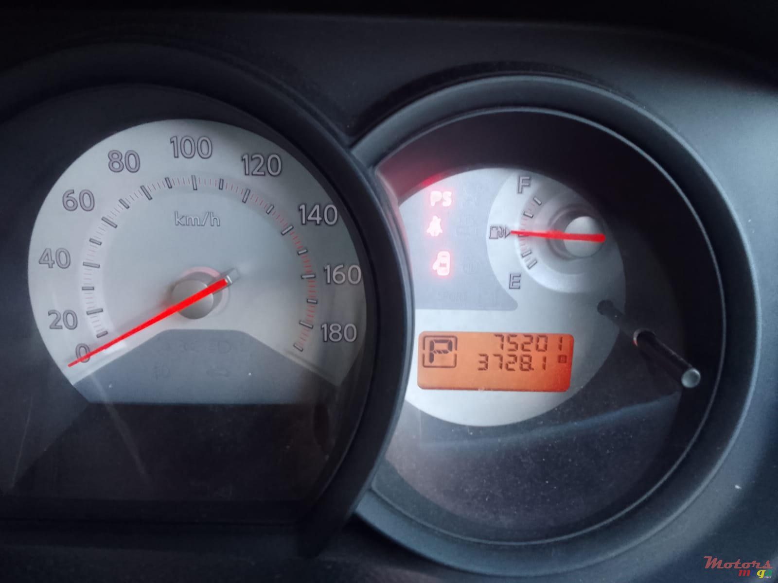 2012' Nissan Tiida photo #3