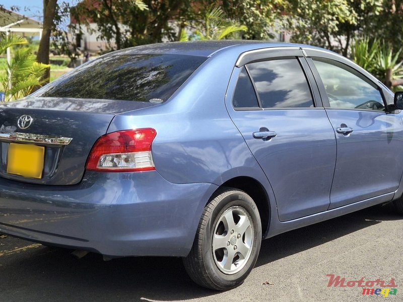 2007' Toyota Belta photo #2