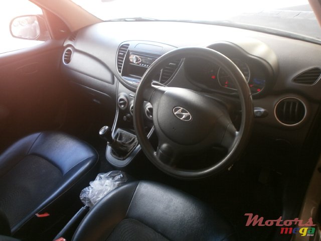 2012' Hyundai i10 photo #7