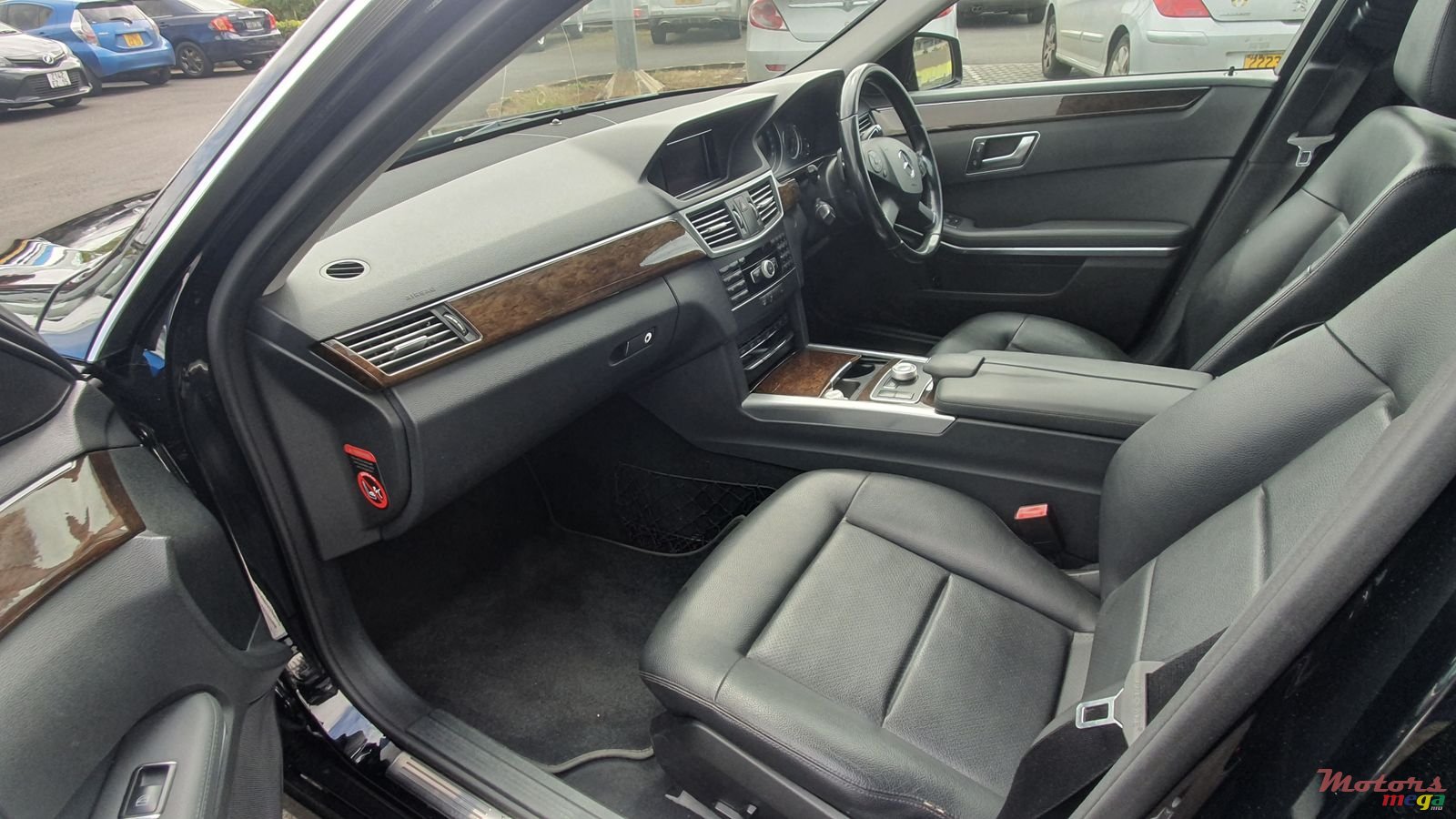 2012' Mercedes-Benz E200 photo #5