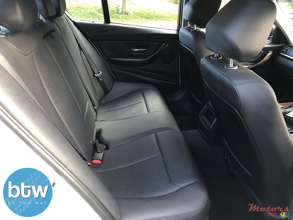 2012' BMW 318 photo #4