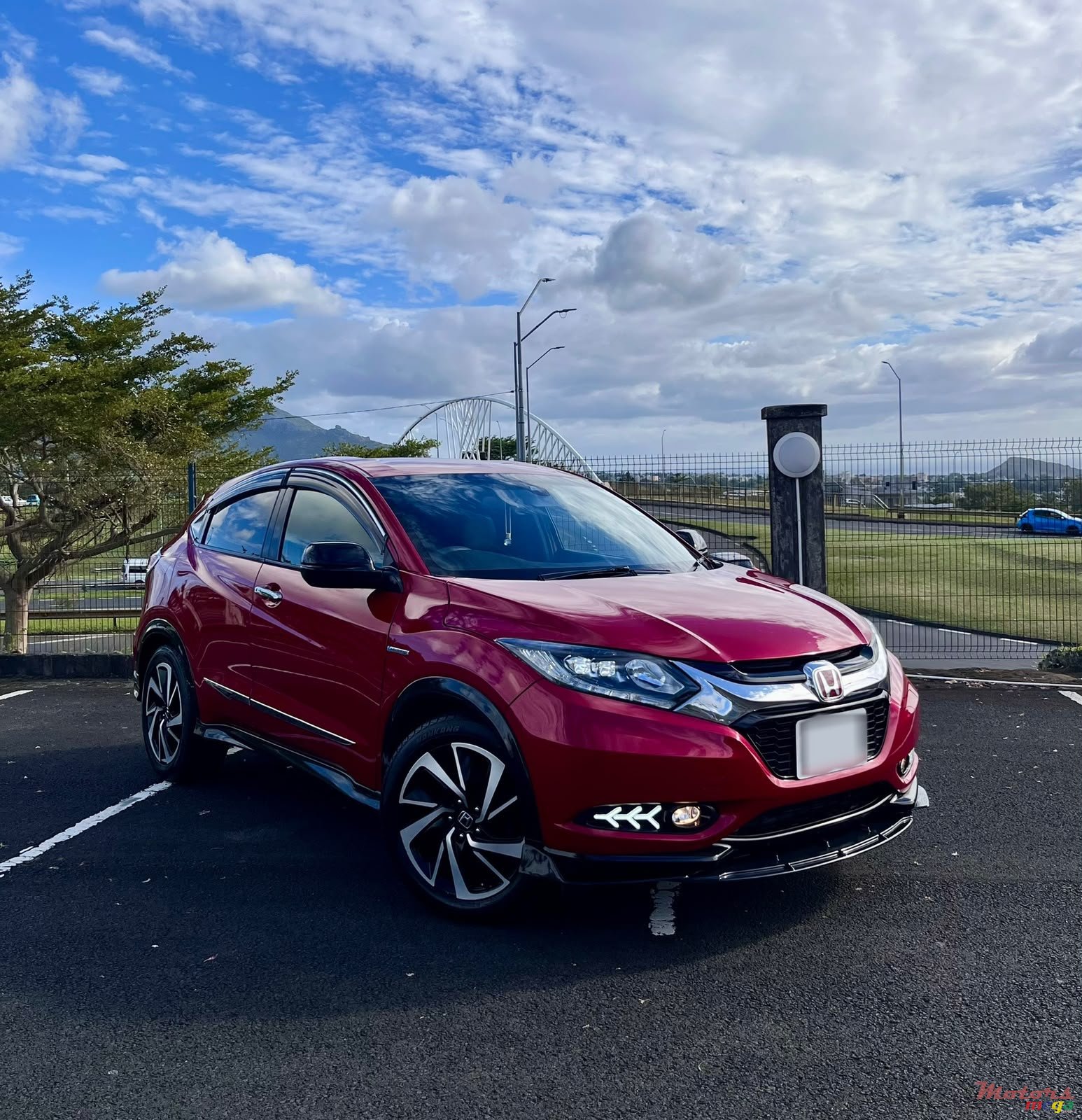 2016' Honda HR-V Vezel RS photo #1
