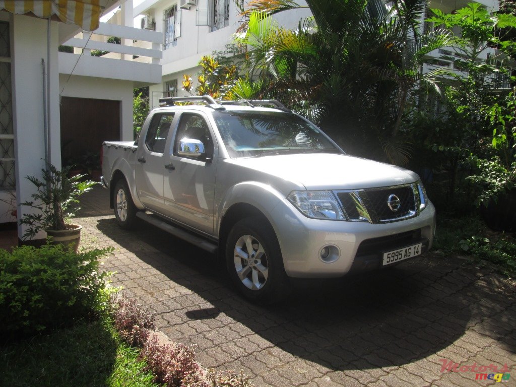 2014' Nissan Navara photo #1