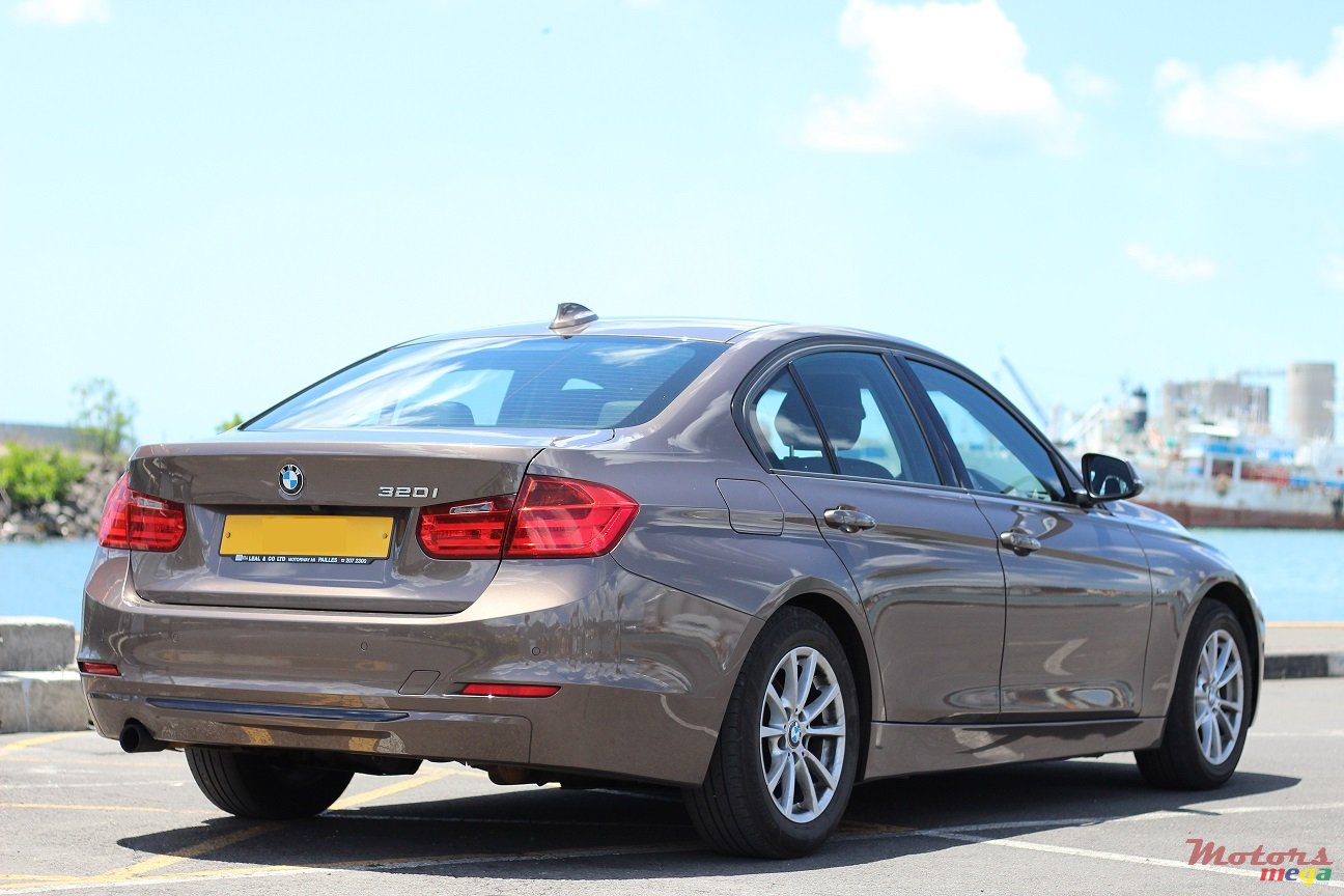 2013' BMW 3 Series photo #3