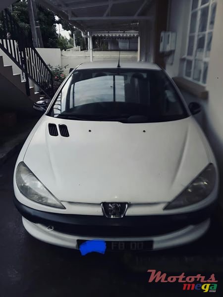 2000' Peugeot 206 photo #1