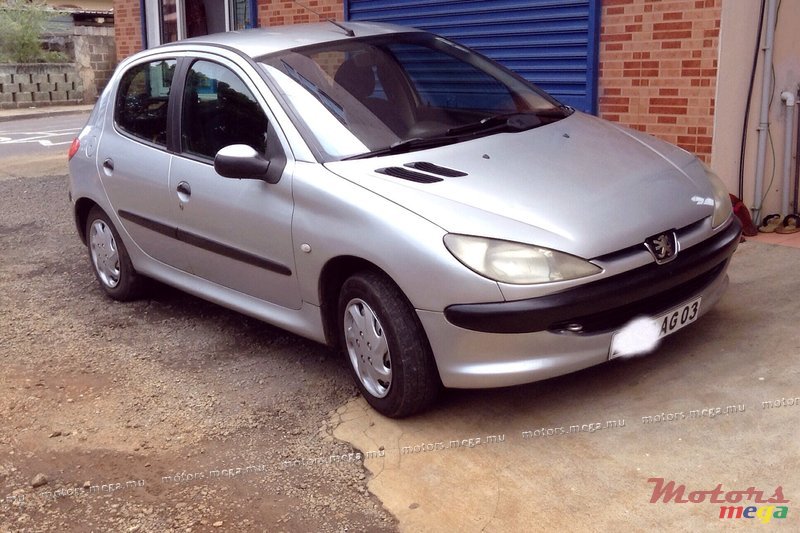 2003' Peugeot photo #4