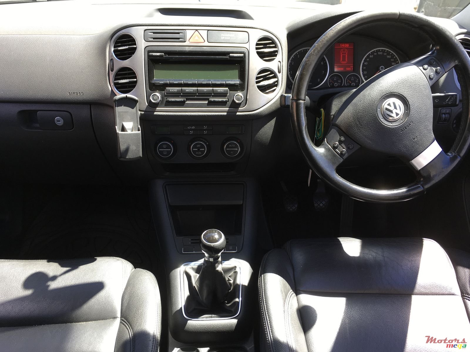 2009' Volkswagen Tiguan photo #3