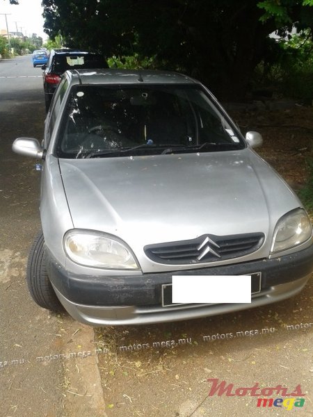 2001' Citroen Saxo photo #1